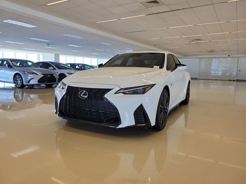Used 2025 Lexus IS 350 F Sport RWD image 4