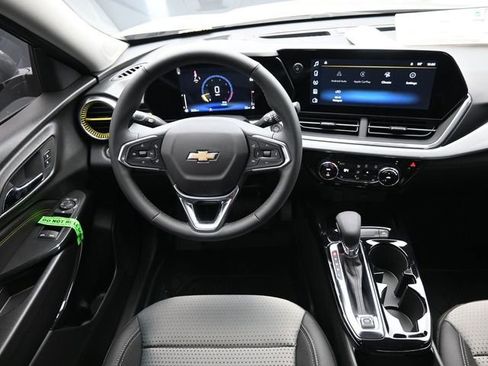 New 2026 Chevrolet Trax LT w/ Driver Confidence Package FWD image 24