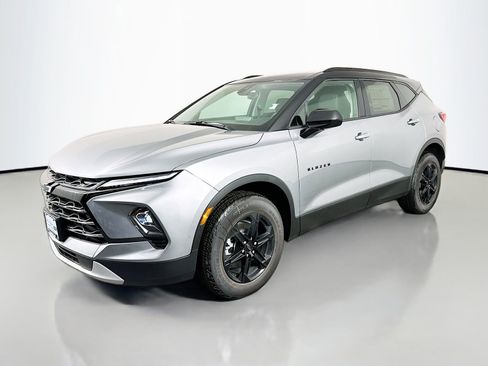 New 2025 Chevrolet Blazer LT w/ Midnight/Sport Edition AWD/4WD image 3