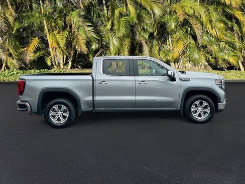 Used 2025 GMC Sierra 1500 SLT image 4