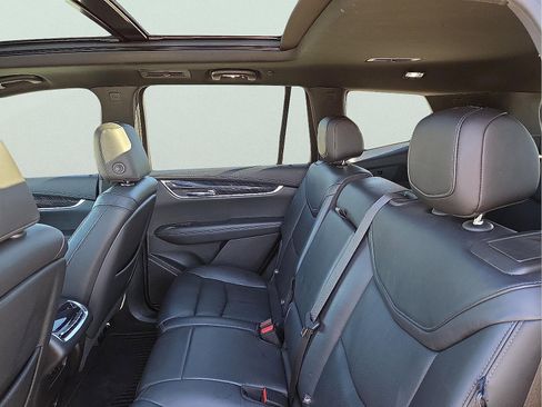 Used 2020 Cadillac XT6 Premium Luxury image 10