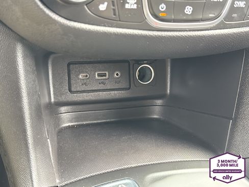 Used 2024 Chevrolet Equinox LT AWD/4WD image 25