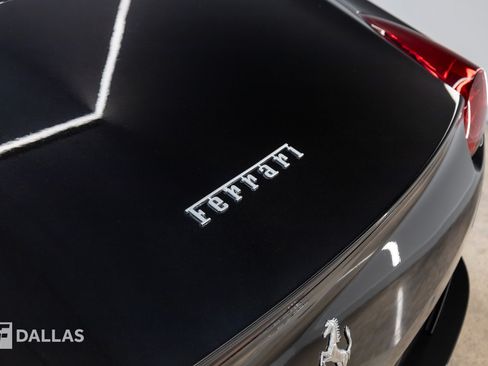 Used 2011 Ferrari California RWD image 11