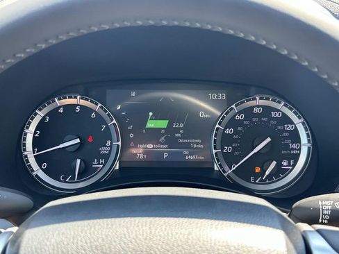 Used 2022 Toyota Highlander XLE AWD/4WD image 33