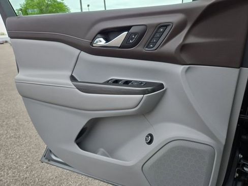 Used 2023 GMC Acadia SLT w/ Preferred Package FWD image 23