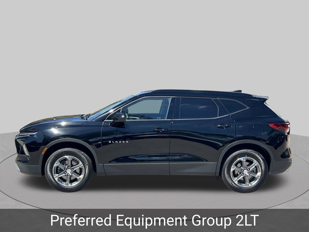 Certified 2024 Chevrolet Blazer LT w/ Convenience Package FWD image 2