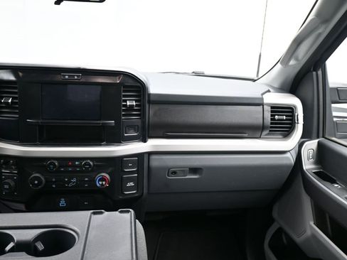 Used 2025 Ford F250 XLT w/ FX4 Off-Road Package image 12