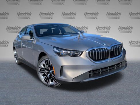 New 2026 BMW 530i w/ Premium Package RWD image 2