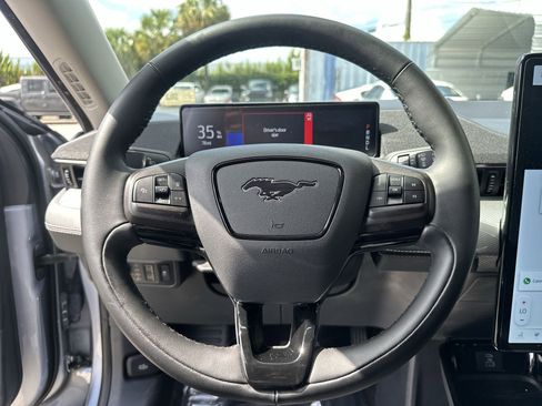 Used 2022 Ford Mustang Mach-E Select w/ Comfort/Technology Package RWD image 11