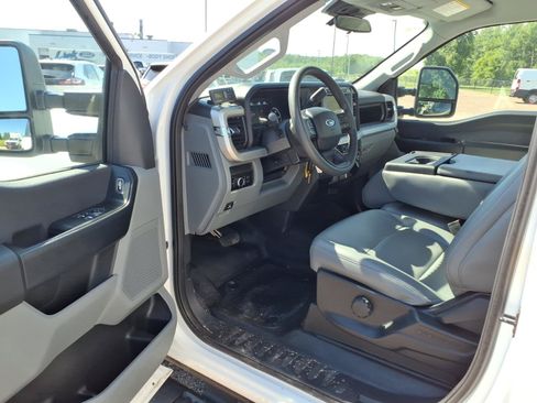 Used 2024 Ford F250 XL RWD image 10