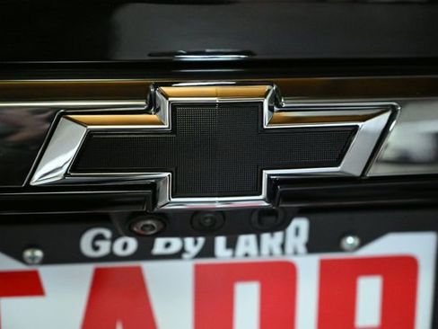 Used 2023 Chevrolet Traverse RS image 11