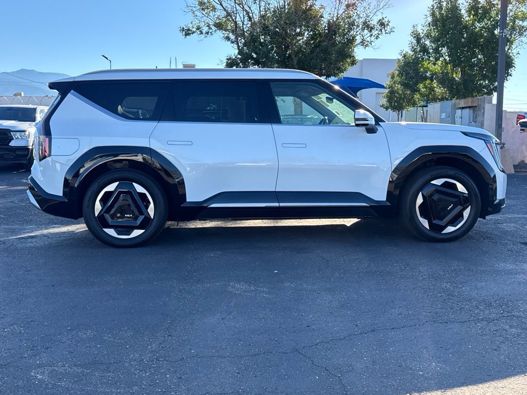 Used 2024 Kia EV9 Land AWD/4WD image 9