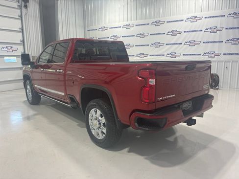 Used 2024 Chevrolet Silverado 2500 High Country w/ High Country Premium Package AWD/4WD image 4