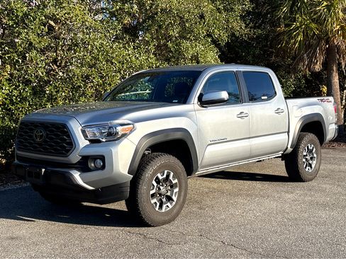 Used 2023 Toyota Tacoma TRD Off-Road image 2