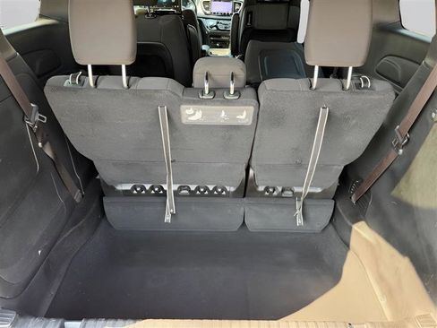 Used 2021 Chrysler Pacifica Touring w/ Uconnect Theater Family Group FWD image 43