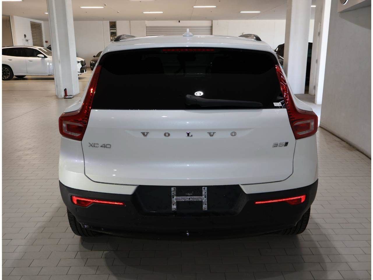 Used 2025 Volvo XC40 B5 Plus w/ Protection Package Premier AWD/4WD image 6