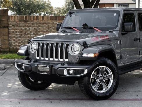 Used 2022 Jeep Wrangler Unlimited Sahara w/ Cold Weather Group AWD/4WD image 12