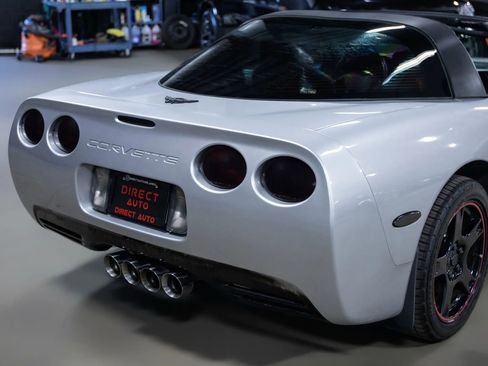 Used 1998 Chevrolet Corvette Coupe image 14
