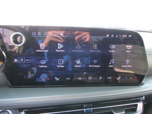 Used 2025 Chevrolet Traverse LT image 27