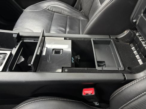 Used 2018 Ford Taurus Limited FWD image 31