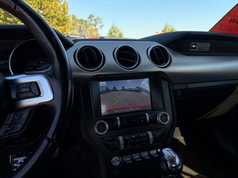 Used 2020 Ford Mustang Premium image 21