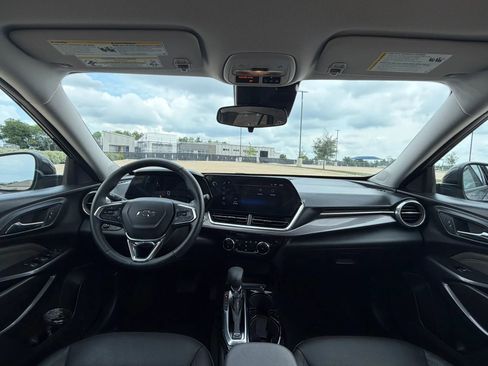 Used 2026 Chevrolet Trax ACTIV FWD image 9