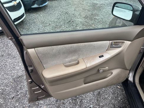 Used 2003 Toyota Corolla CE image 12