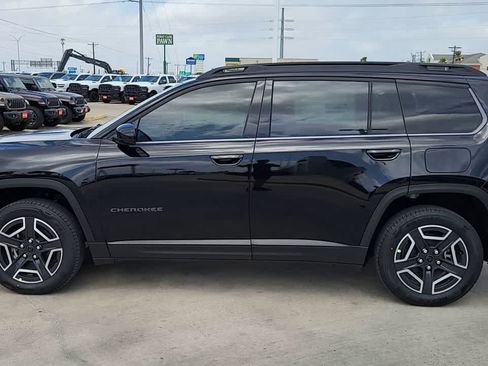 New 2026 Jeep Cherokee Laredo AWD/4WD image 5