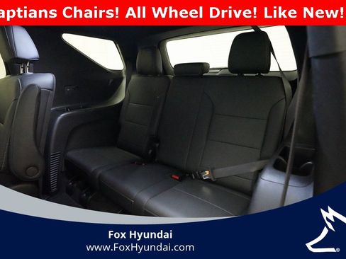 Used 2025 Chevrolet Traverse LT image 17