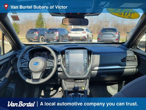 Used 2025 Subaru Forester Premium AWD/4WD image 12