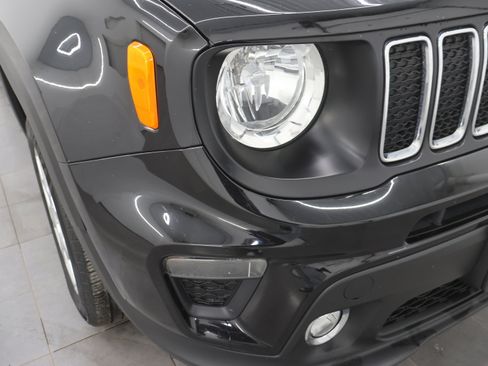 Used 2019 Jeep Renegade Latitude image 18