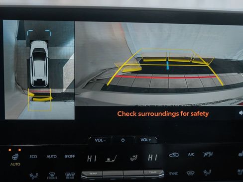 Used 2023 Toyota bZ4X Limited image 38