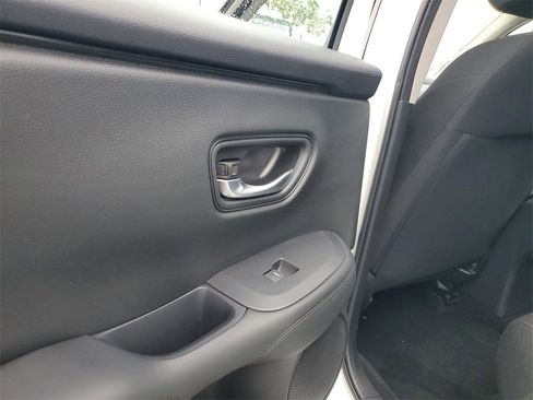 Certified 2025 Honda HR-V LX image 15