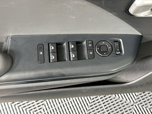 Used 2025 Kia K4 LXS image 15
