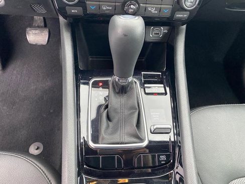 Used 2023 Jeep Compass Limited image 8