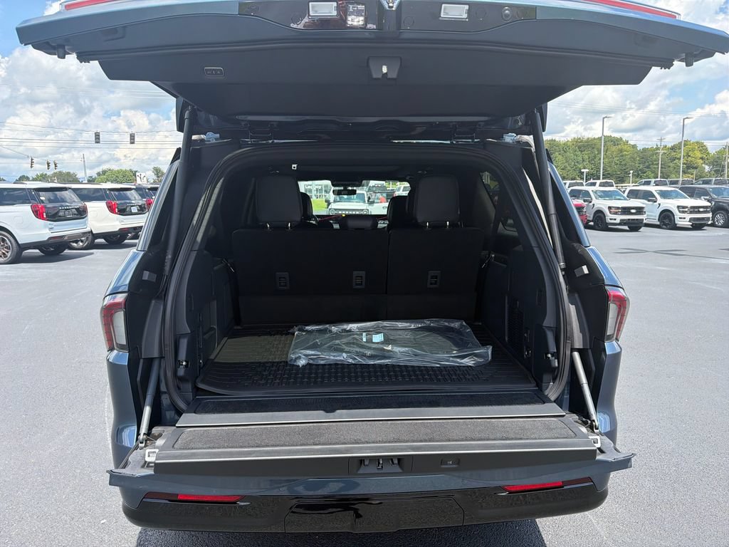 New 2027 Lincoln Navigator L Reserve w/ Jet Appearance Package AWD/4WD image 9