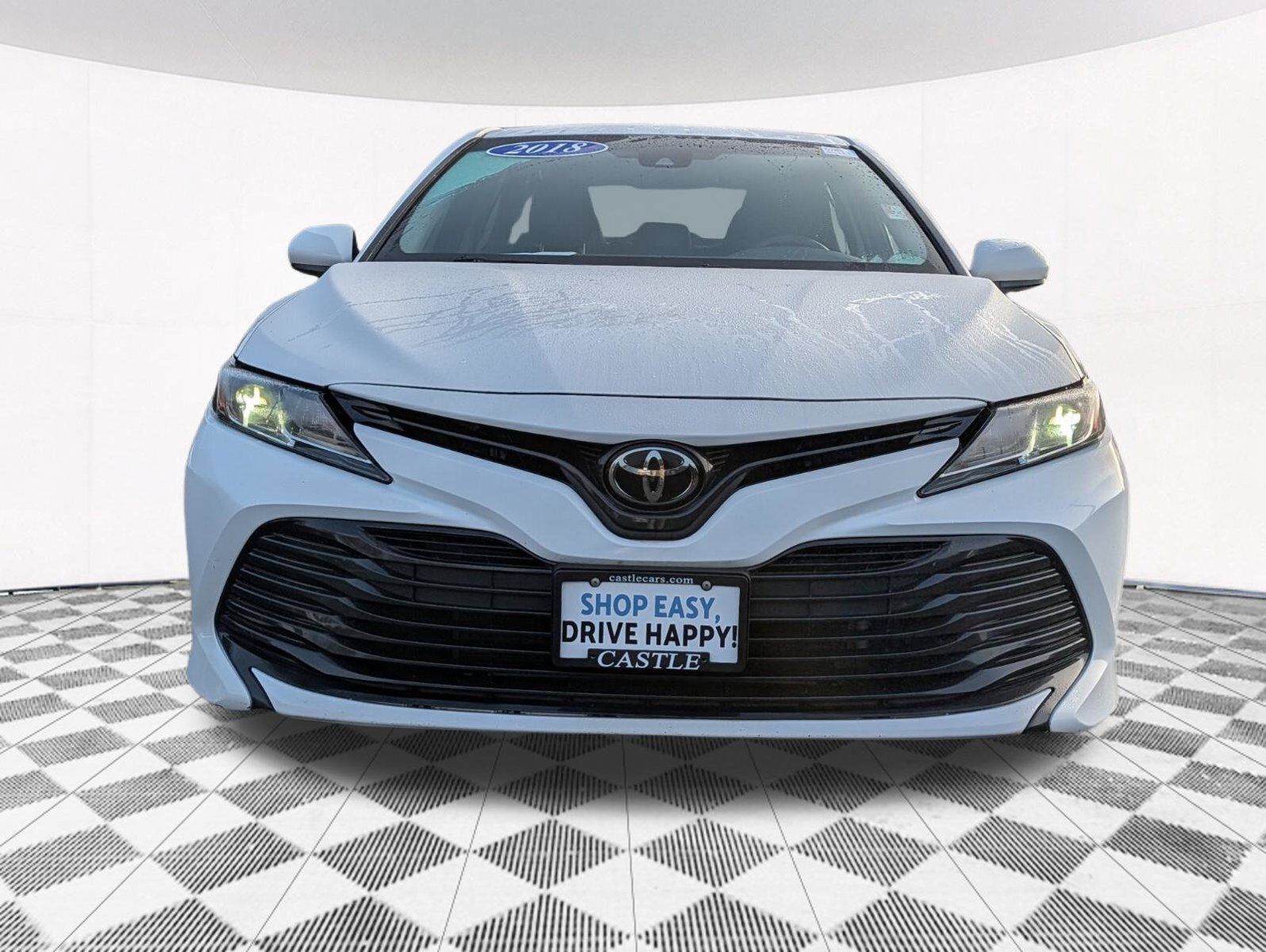 Used 2018 Toyota Camry LE FWD image 15