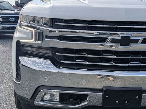 Used 2022 Chevrolet Silverado 1500 LTZ w/ LTZ Convenience Package II AWD/4WD image 9