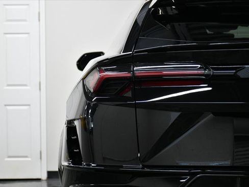 Used 2024 Lamborghini Urus Performante AWD/4WD image 16