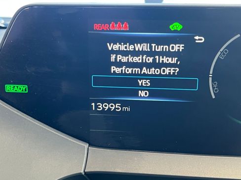 Used 2025 Toyota Prius LE image 40