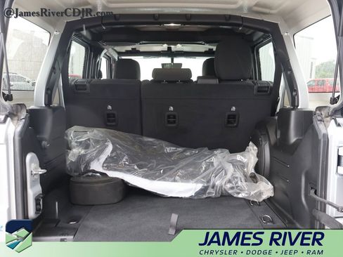 Used 2023 Jeep Wrangler Unlimited Rubicon 4xe AWD/4WD image 14