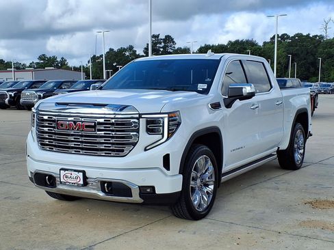 Used 2024 GMC Sierra 1500 Denali w/ Denali Reserve Package AWD/4WD image 3