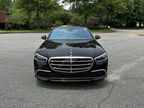 Certified 2025 Mercedes-Benz S 580 4MATIC Sedan image 3