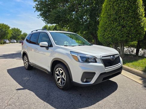 Used 2021 Subaru Forester Premium image 7