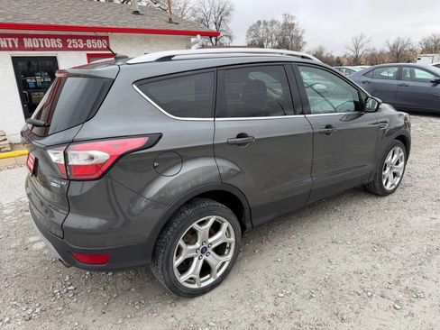 Used 2017 Ford Escape Titanium image 3