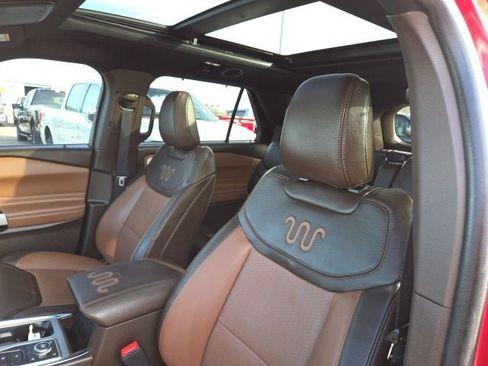 Certified 2024 Ford Explorer King Ranch w/ Technology Package AWD/4WD image 2