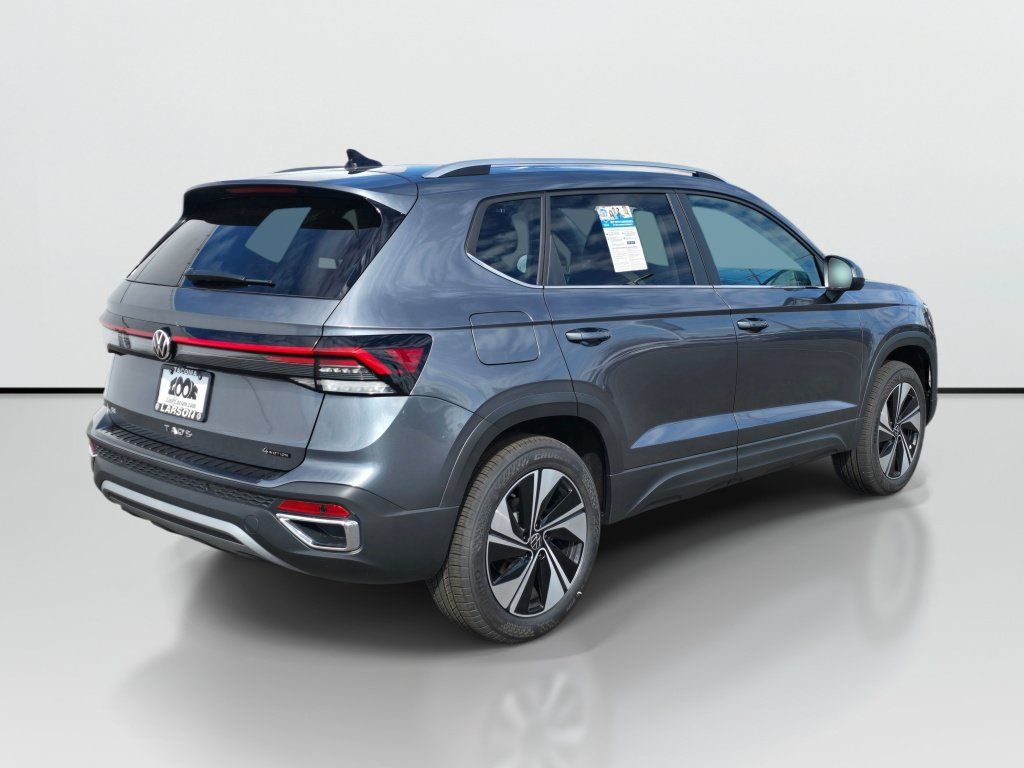 New 2026 Volkswagen Taos SE AWD/4WD image 3