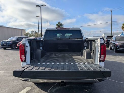 Used 2024 GMC Sierra 1500 SLE image 13