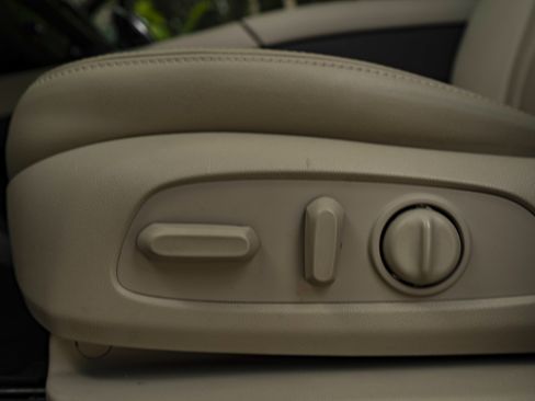 Used 2019 Buick Enclave Essence FWD image 40