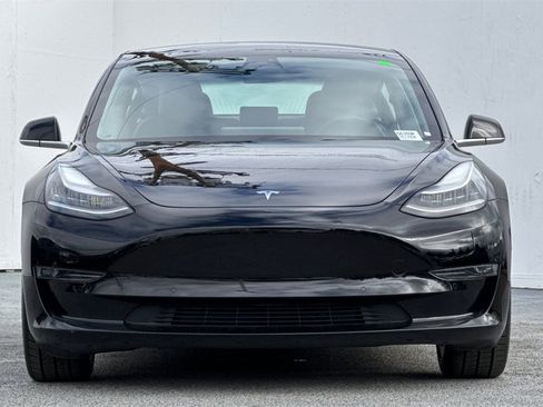 Used 2018 Tesla Model 3 Mid Range image 9
